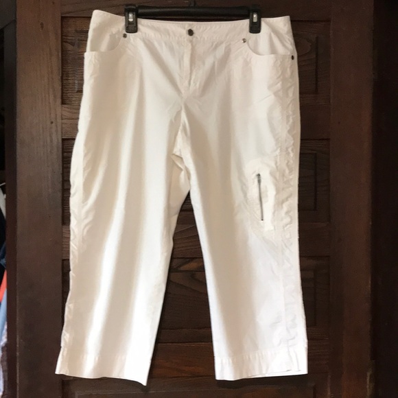 Capris - Picture 1 of 3